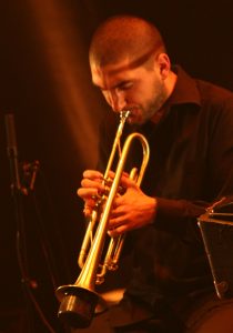 http://fr.wikipedia.org/wiki/Ibrahim_Maalouf